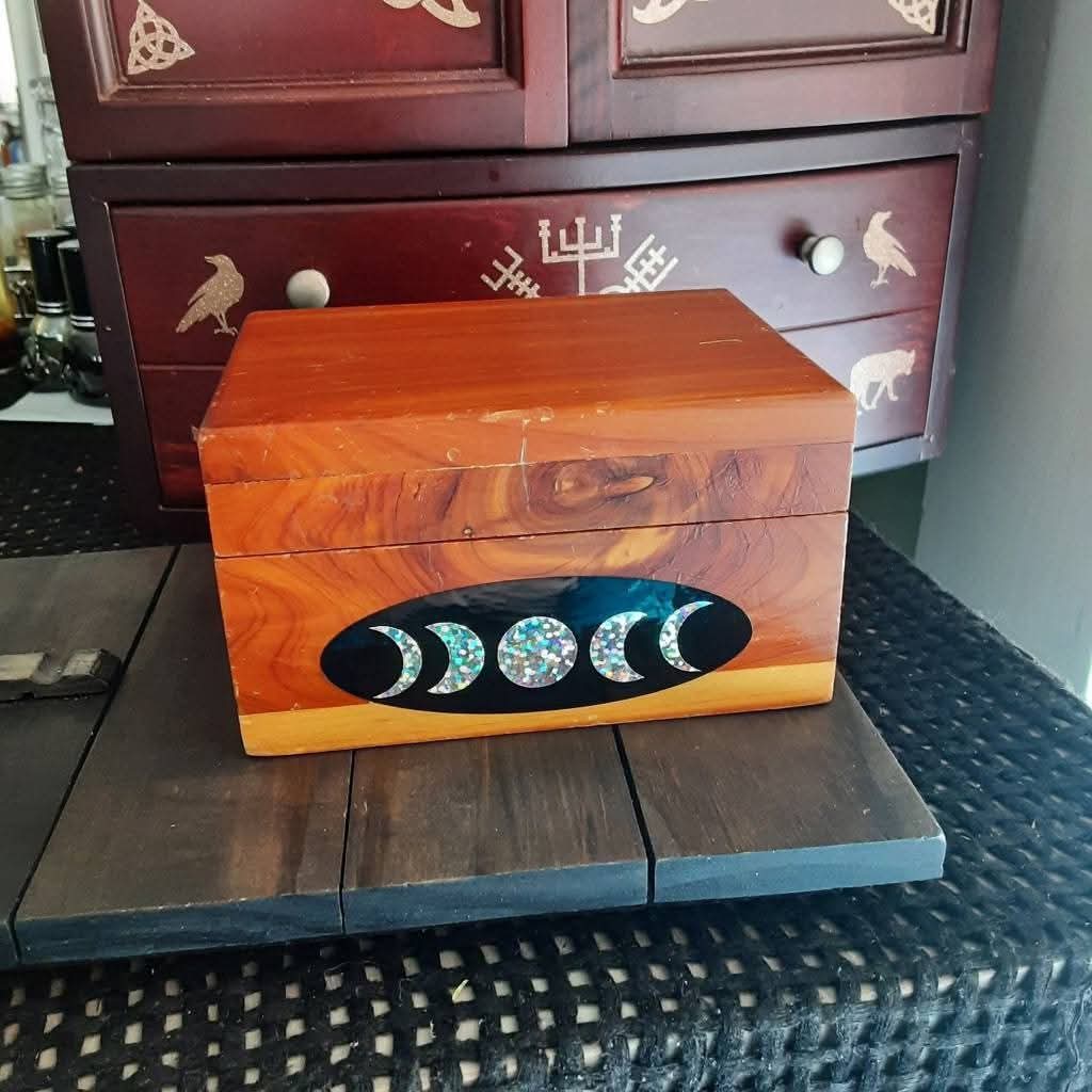 Wooden box with moon phase, please read