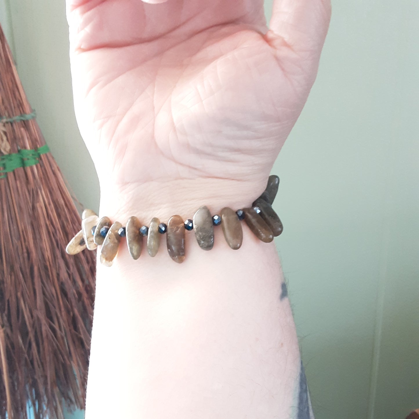 Stretch bracelet with Labradorite