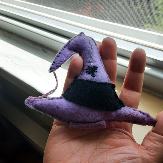 Witch hat car mirror hanger for essential oils - please read!