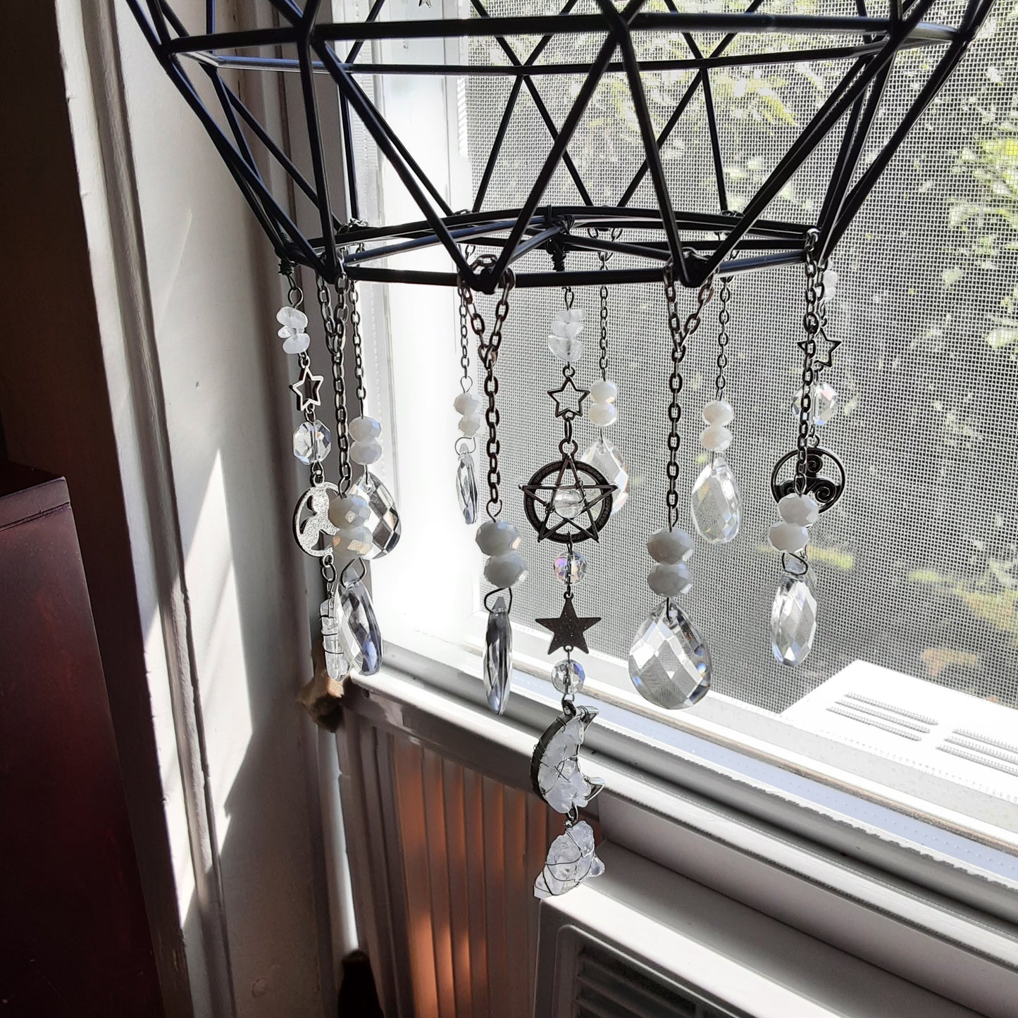 Plant hanger with clear Quartz