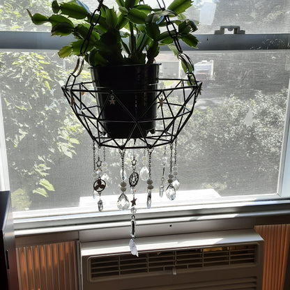 Plant hanger with clear Quartz