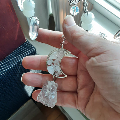 Plant hanger with clear Quartz