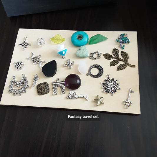 Fantasy travel charm casting set