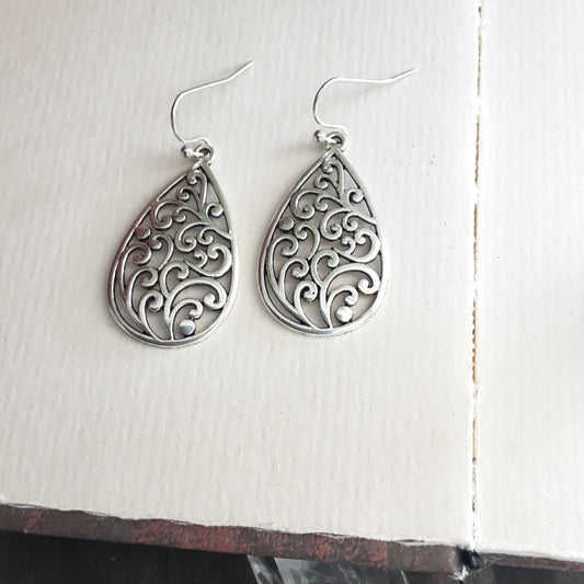 Silver teardrop earrings -style 2