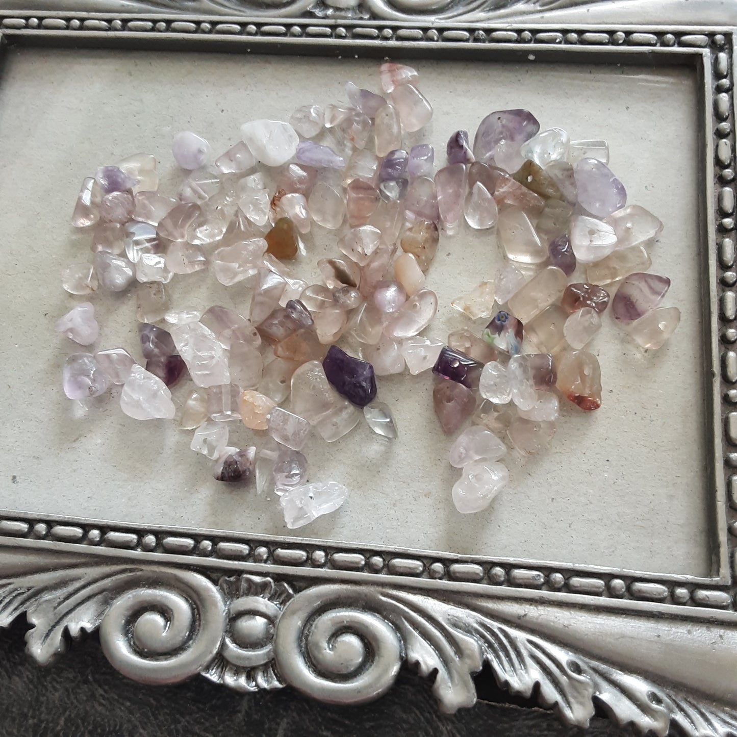 Fluorite gemstone chips