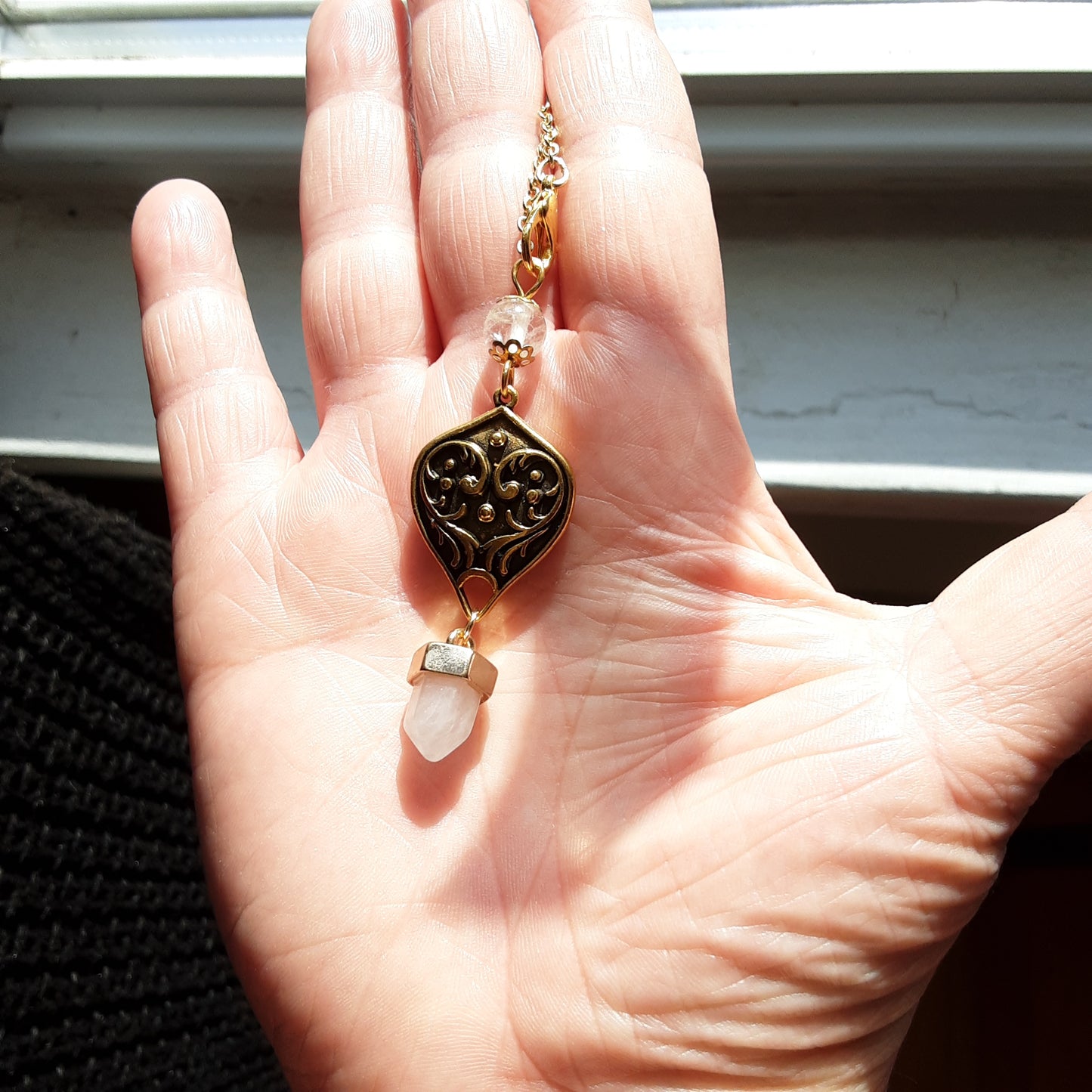 Quartz Pendulum on long chain