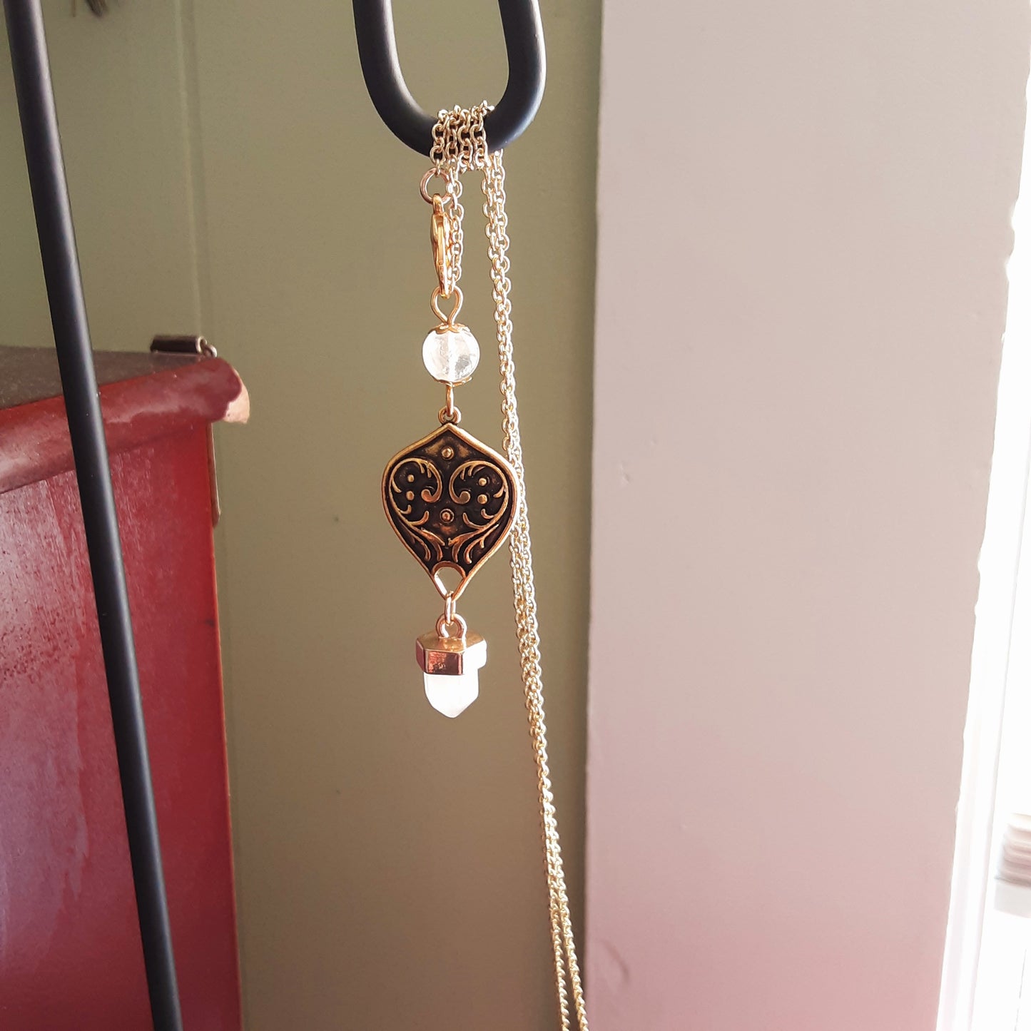 Quartz Pendulum on long chain