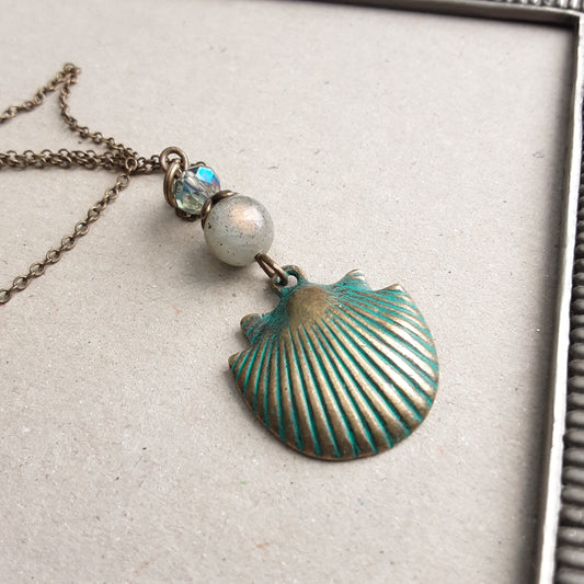 Aphrodite necklace with sea shell