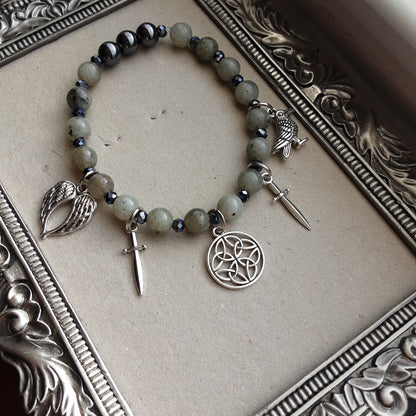 The Morrigan stretch bracelet with Labradorite