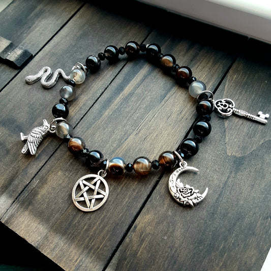 Hekate bracelet with black Agate