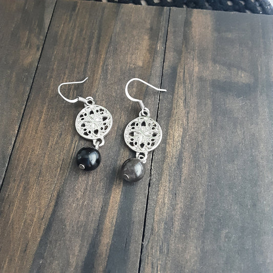 Secret witch knot earrings