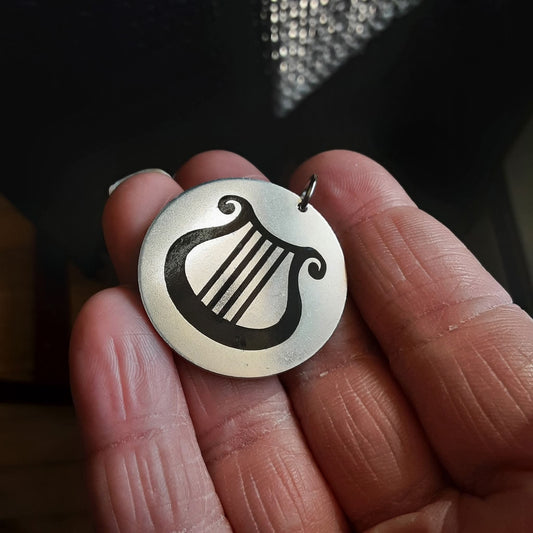 Lyre pendant for Apollon, please read