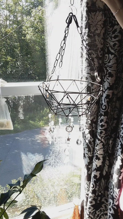 Plant hanger with clear Quartz