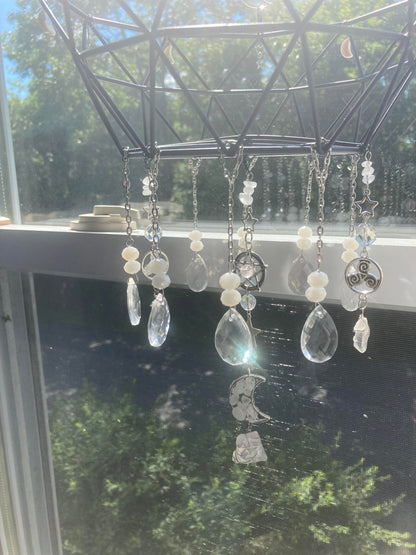 Plant hanger with clear Quartz