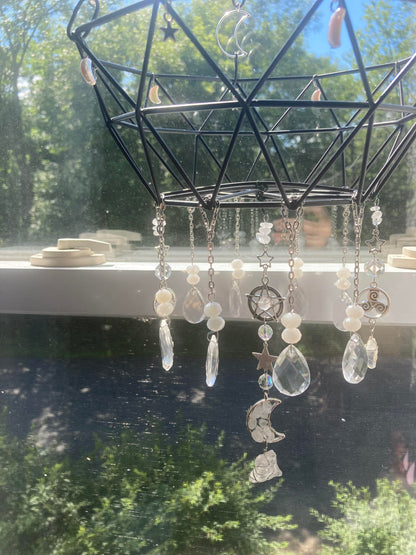 Plant hanger with clear Quartz