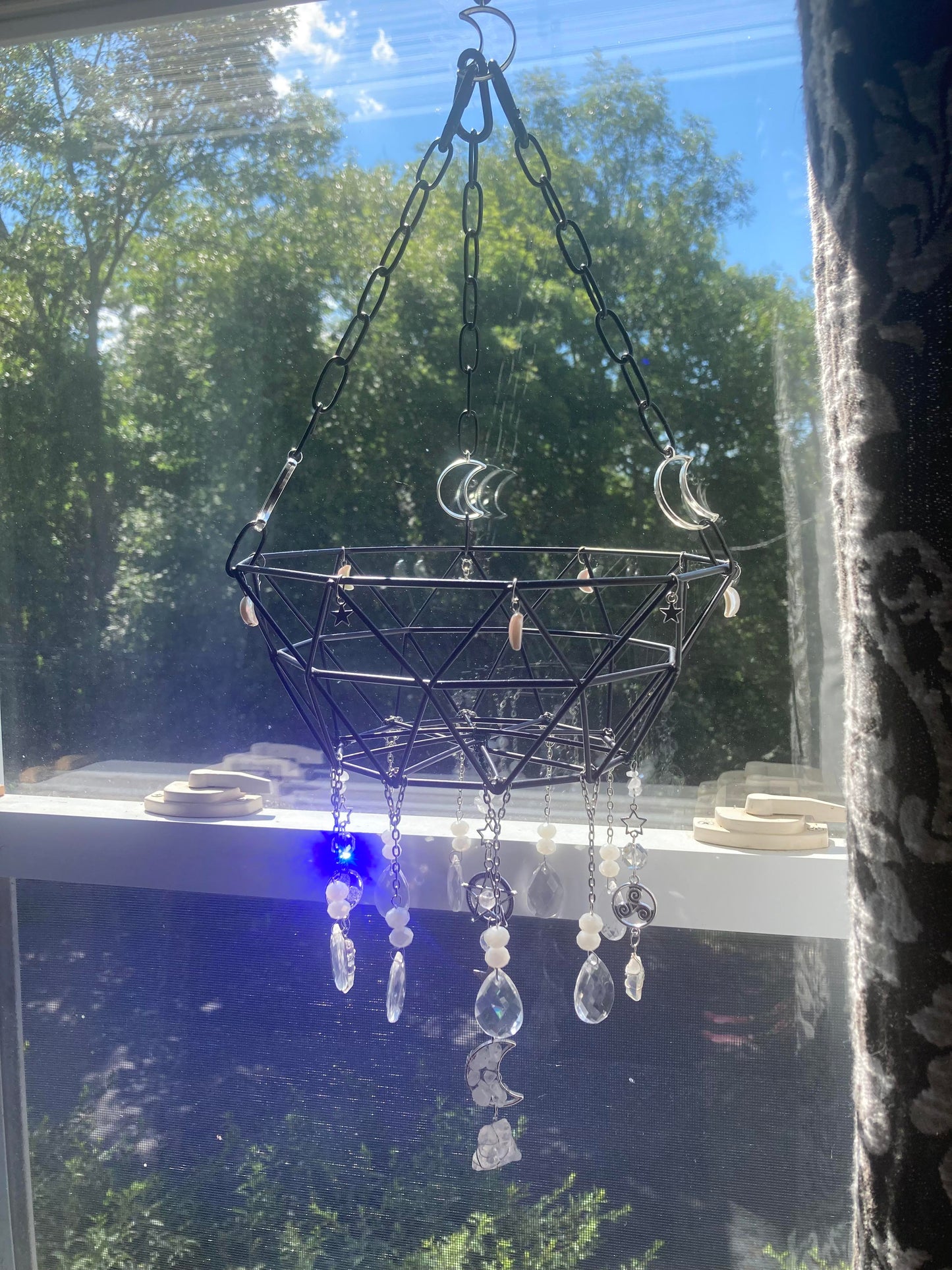 Plant hanger with clear Quartz