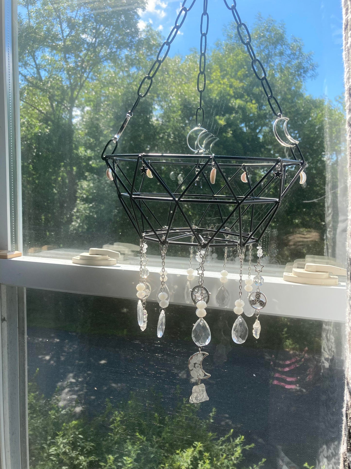 Plant hanger with clear Quartz