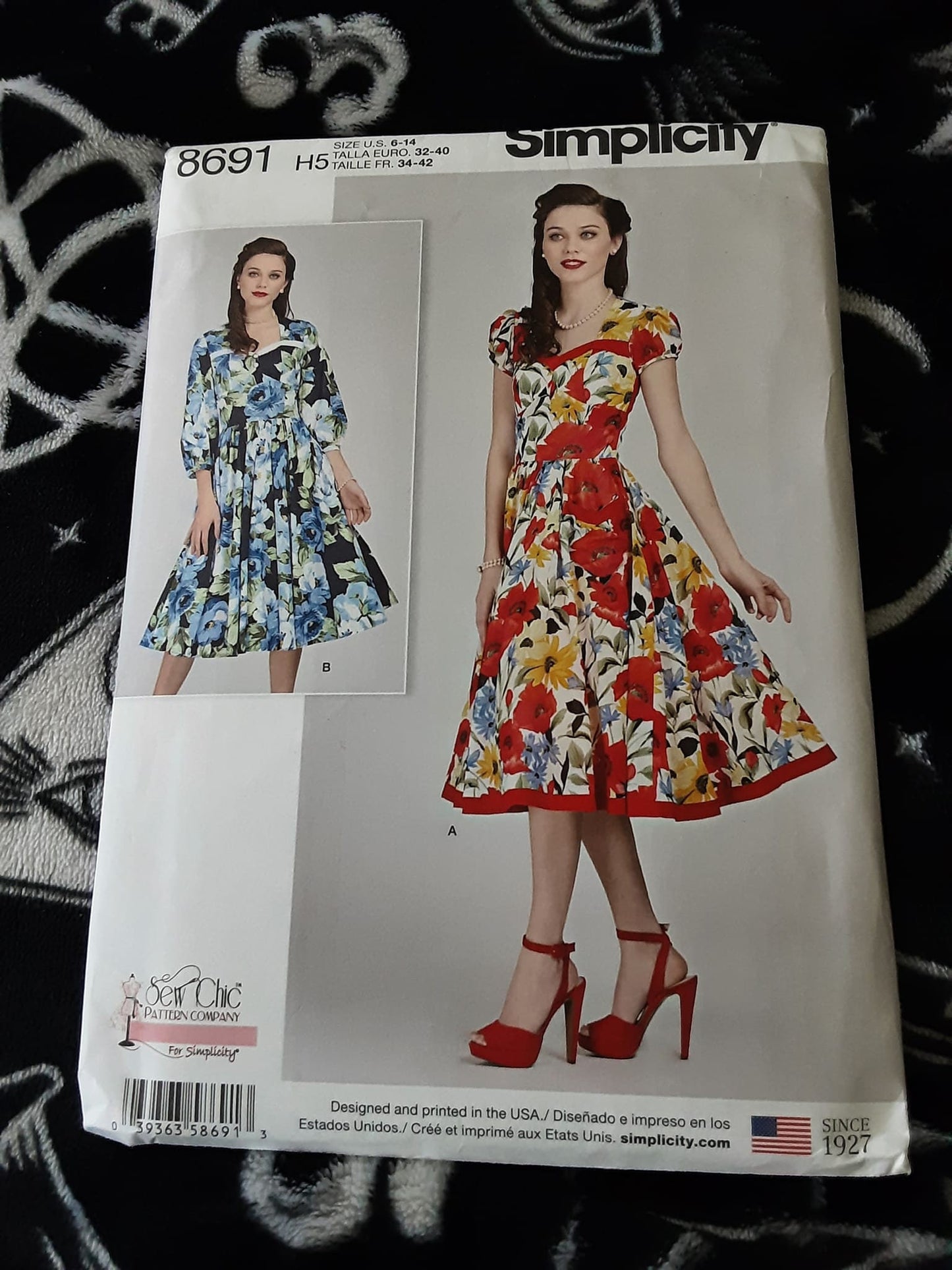 Vintage 1950s inspired sewing pattern Simplicity 8691 Retro Swing Dress DIY US Size 6-14 Uncut
